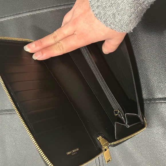 SAINT LAURENT YSL TOILE MONOGRAM MUSEUM LEATHER ZIP AROUND WALLET - Picture 4 of 8